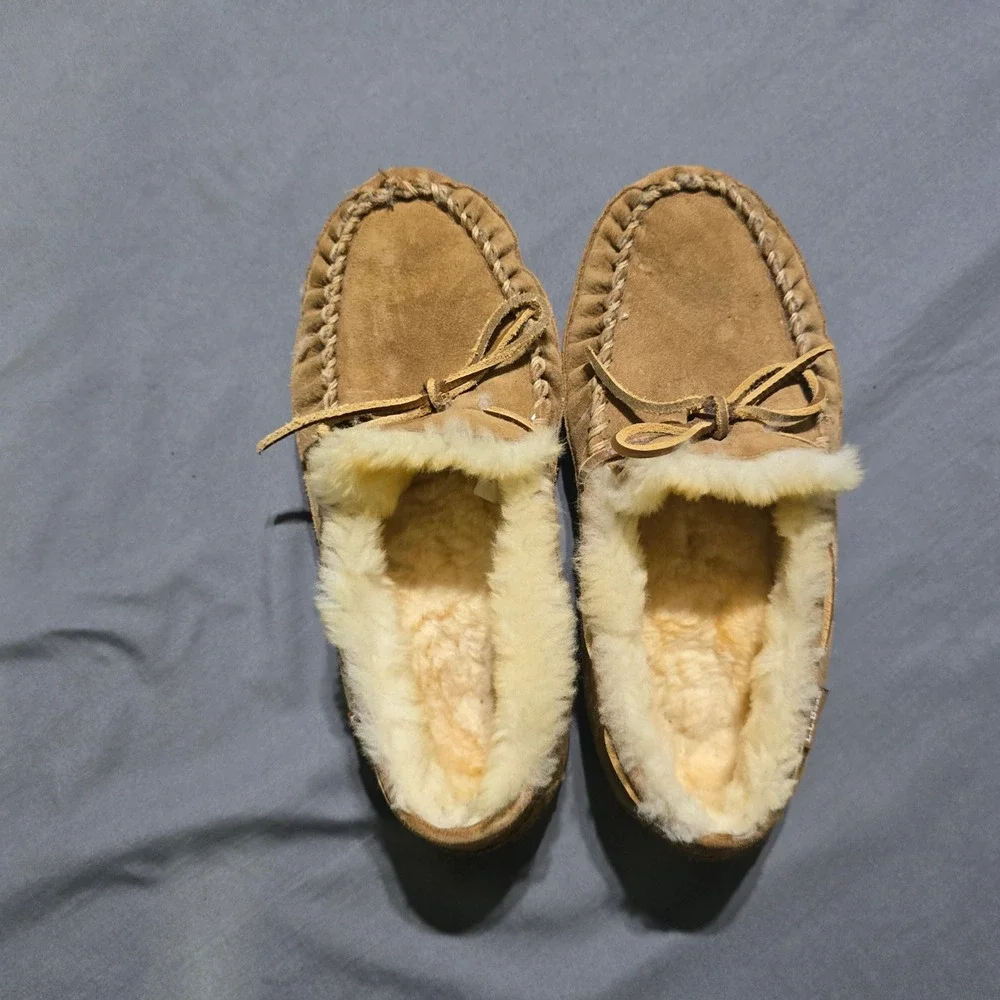 LL Bean Wicked Good Moccasins Mens 9 Wide Brown Sheepskin Slipper 265555